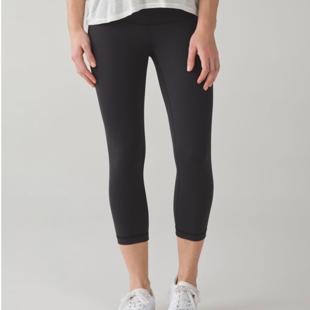 Lululemon Black Wunder Under Crop Leggings